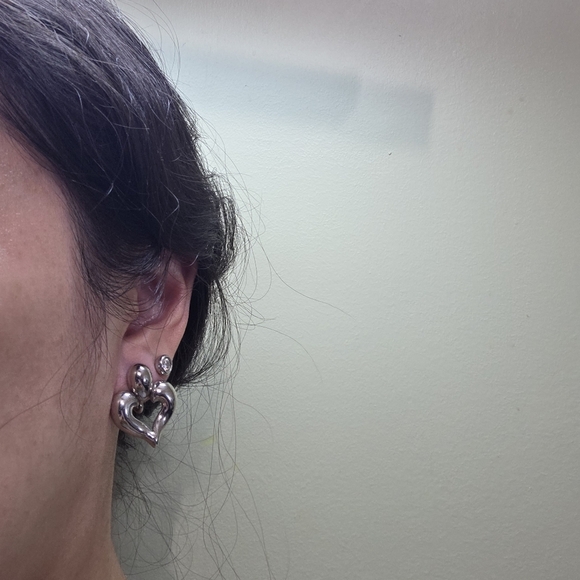 whimsical Silver toned puffy Chunky heart clip on screw back Earrings - Picture 4 of 9